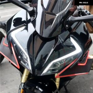 2個 オートバイ バイク フロントサイドスポイラー ウィングレット エアロダイナミックウィングセット固定ウィングLEDライトと粘着 装飾 ステッカー 付き - Red