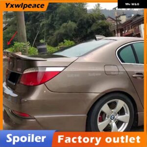 BMW R スタイル カーボンリア トランク リップ スポイラー ウイング カー スタイリング 5シリーズ E60 M5 2005-09 - FRP Unpainted