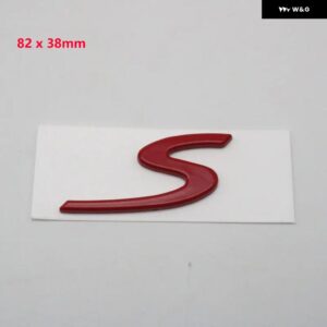カイエン ステッカー S 文字ロゴ リア トランク テール ネームプレート バッジ エンブレム - 82 x 38 Red