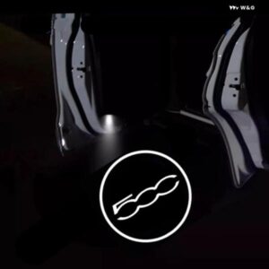2個 ワイヤレス LEDドア 500 500X エンブレムライトウェルカムランププロジェクターアクセサリーフィアットアバルト 500 プント STILO DUCATO 595