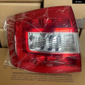 シュコダ スペースバック 2014-2019 リアライトカバー テールドライビングブレーキ テールライト ハザード信号ストップランプバルブ 無 - Red Left