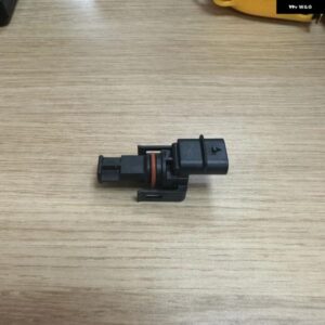 吸気温度センサー アウディ A3 A4 A5 A8 VW JETTA GOLF PASSAT 2014-2019 06K907386F