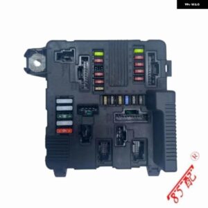 エンジン ヒューズ ボックス 8200306032 8200306033 ルノー メガーヌ シーン2 2002-2006