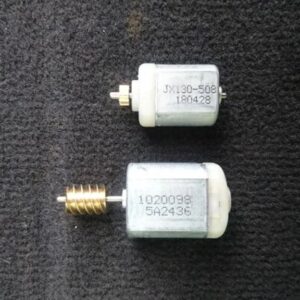 カーセンタードアロックモーター ボルボ S60 S90 S40 S80L XC60 XC90 C30 XC40 XC70 - 1 large 1 small