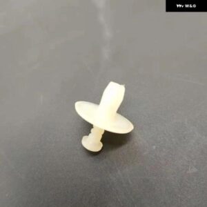 適合車種： プジョー 1007 106 206 207 3008 306 307 308 408 405 406 508 607 407 806 エキスパート RCZ 153916 燃料タンクガード リベット